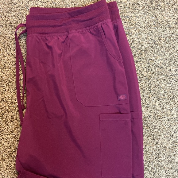 Dickies Women's EDS Essentials Scrub Top and Bottom - Wine - Picture 6 of 11